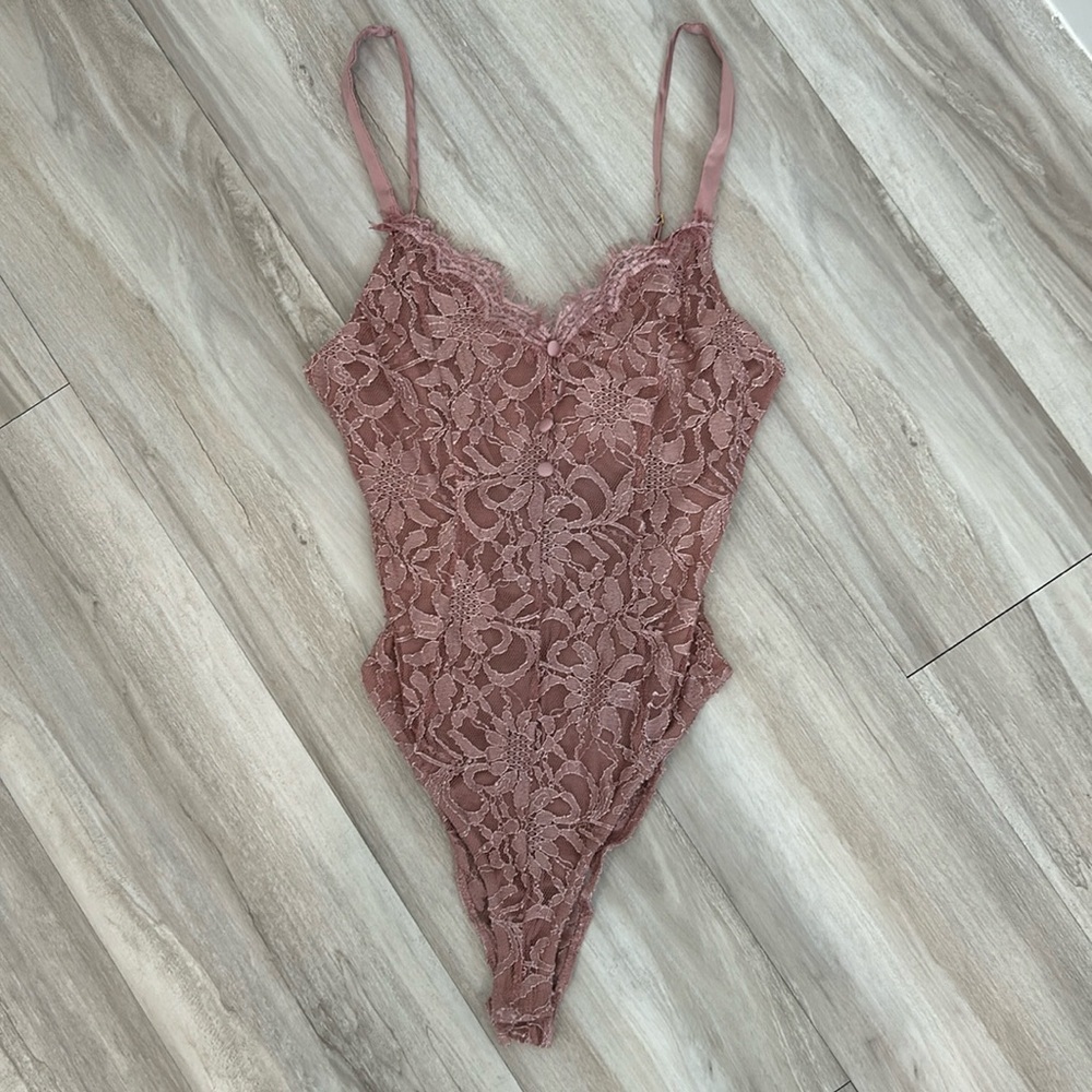 Francesca’s Collections Floral Lace Bodysuit